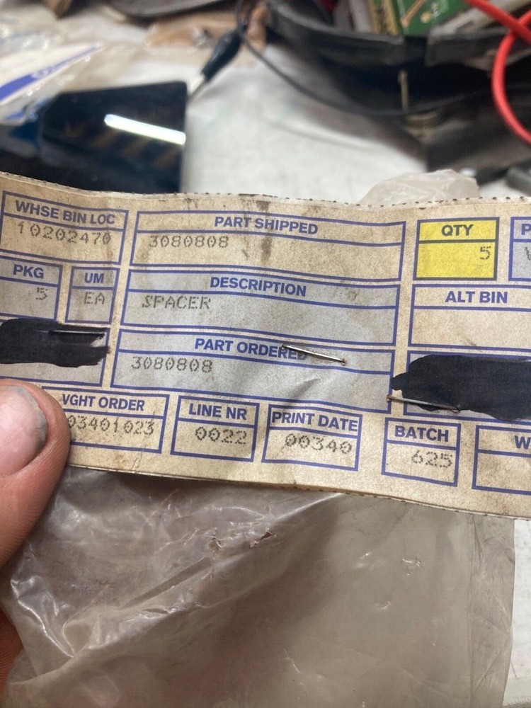 NOS Volvo 3080808 Spacer