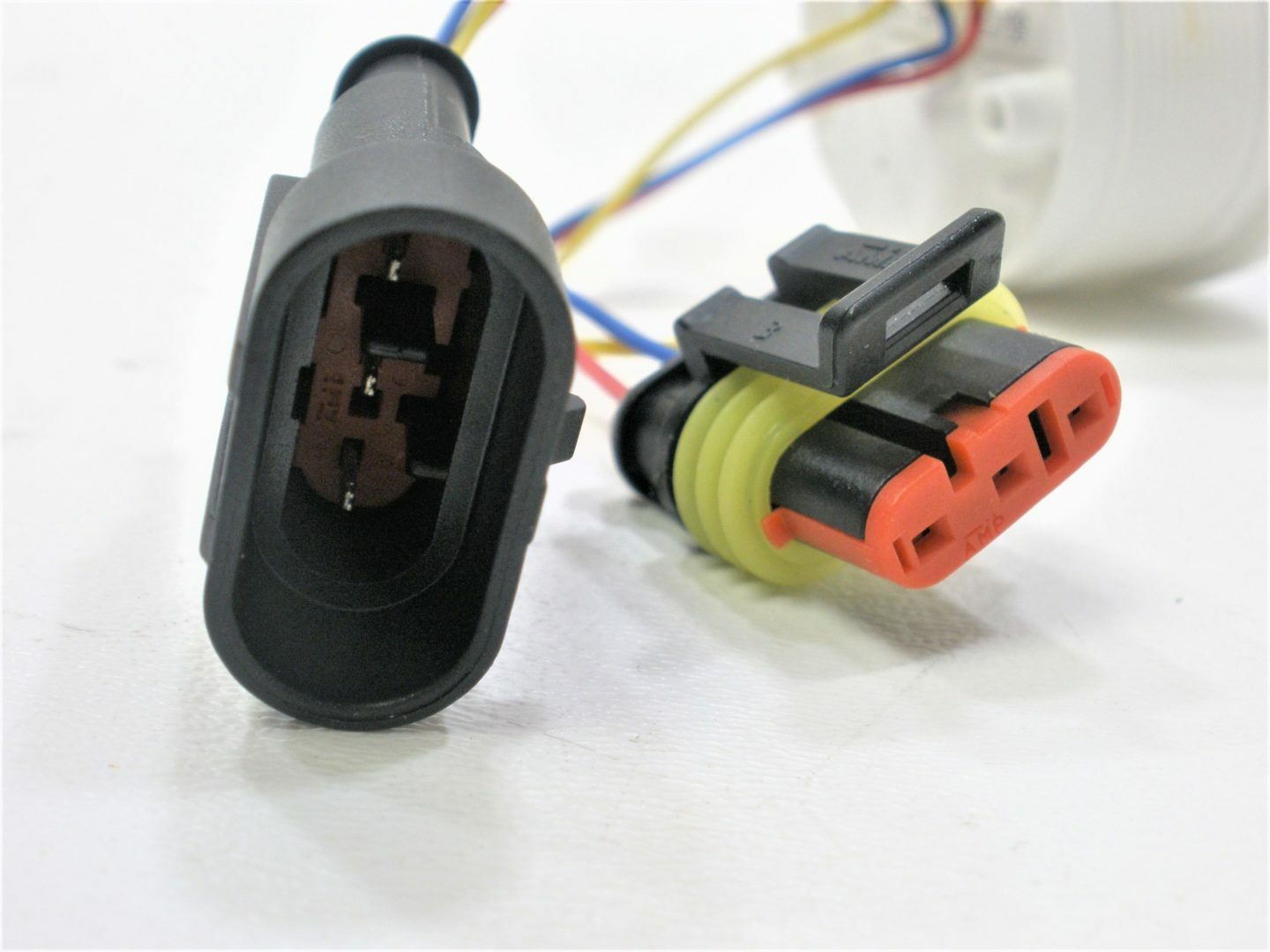 Volvo Penta 874932 *OEM* ~NEW~ Marine 2.25" White 0-100 PSI Oil Pressure Gauge