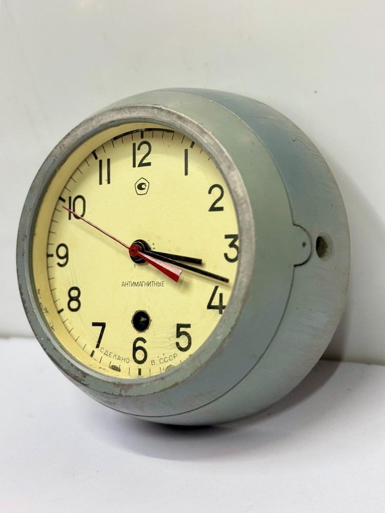 Russian Home Interior Design CCCP Key Winding Original Mechanical Wall Clock