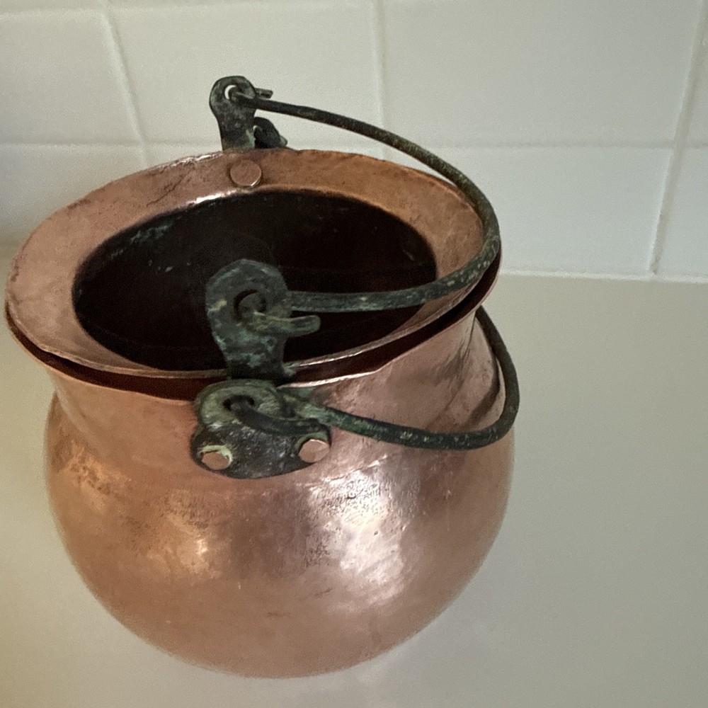 Set Of 2 Stacking Hammered Copper Planter/Pot/cauldron