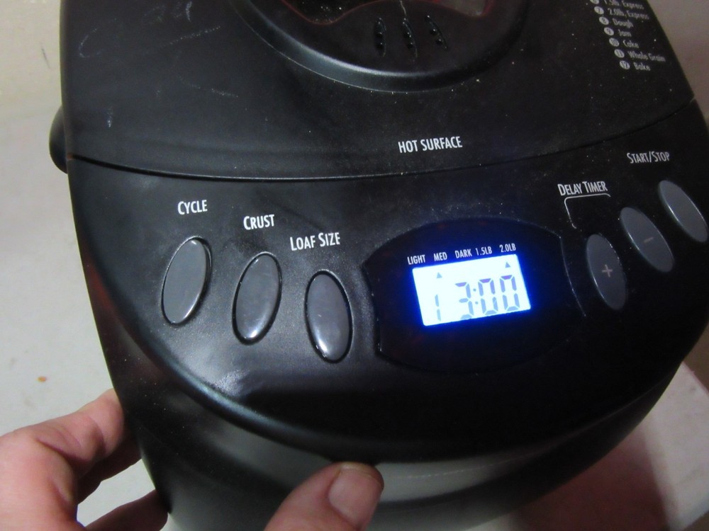 Hamilton Beach 29882 BM07 Home Baker Automatic Bread Maker Machine w/ Xtra