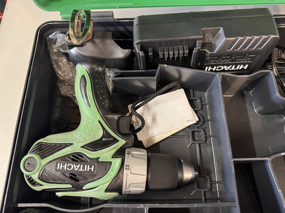 HITACHI DS18DSAL Combo Set w/ UB18DAL Light, Case, 2 Batteries