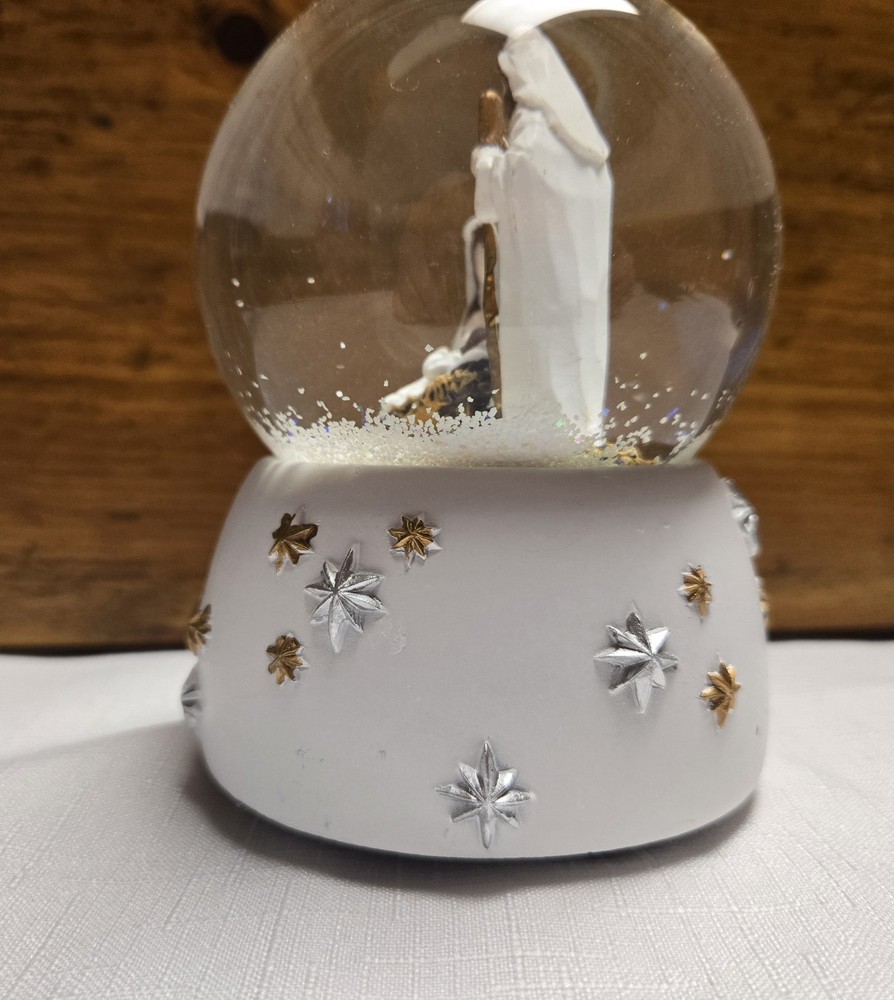 Nativity Snowglobe Music Box