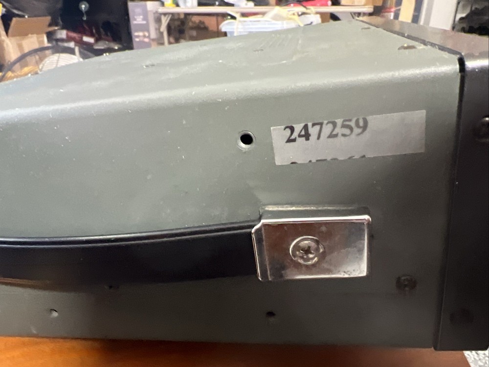 Icom IC-R7000 Communications Receiver Serial#13283 Powers On