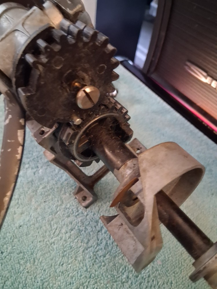 Rockola Gripper Arm Assembly Complete cleaned and working