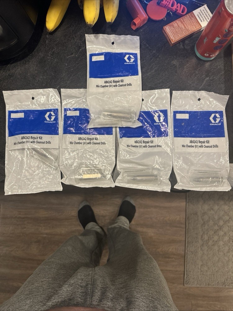 Graco 4242 Mixing Chamber With Clean Out Bits