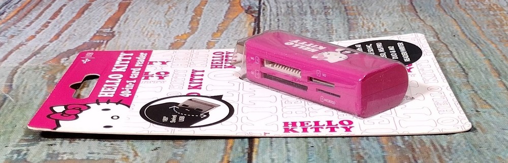 Hello Kitty 40-in-1 Card Reader - NEW