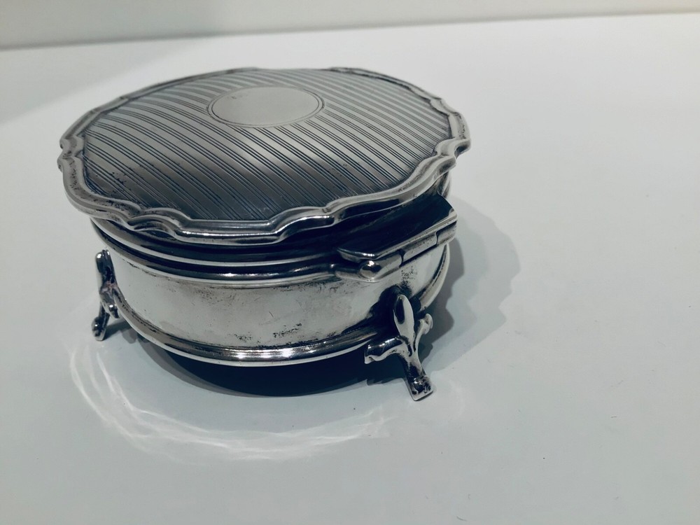 Nice Solid Sterling Silver Footed Jewellery Trinket Box 1922