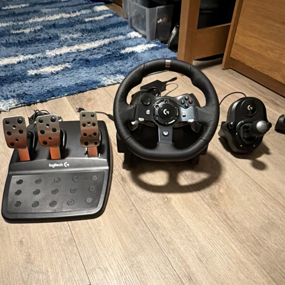 Logitech G920 SE Racing Wheel, Pedals & Shifter Bundle for Xbox