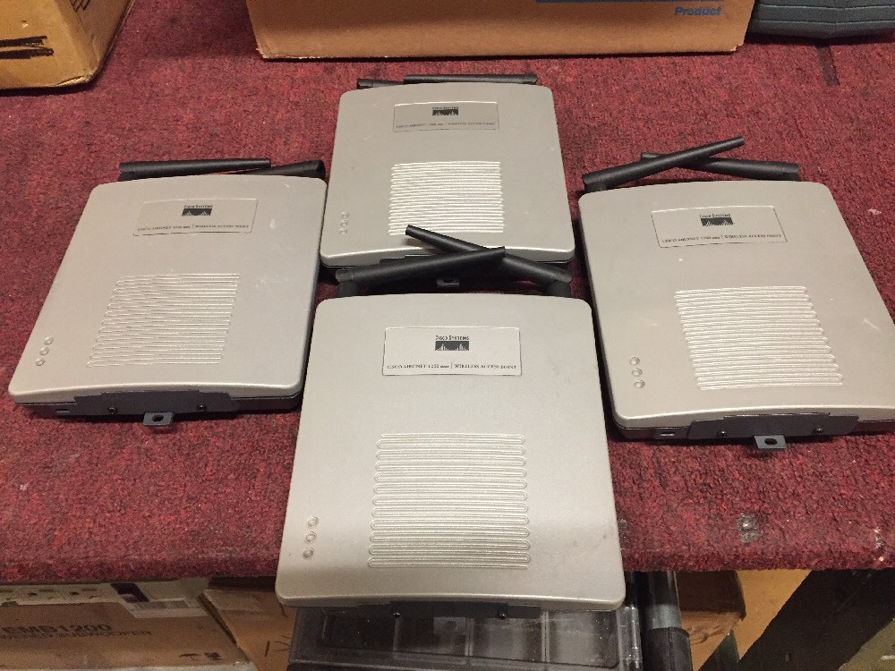 4 Cisco Aironet 1200 Wireless Access Point