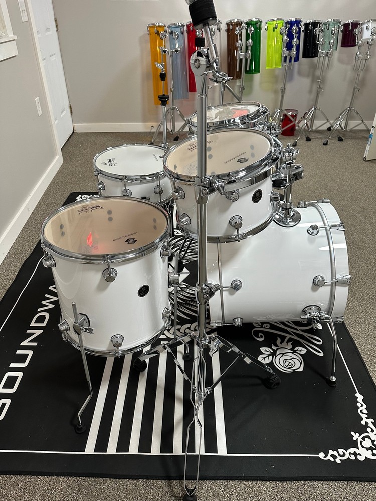SOUNDWAVE MASTER MINI MASTER PURE WHITE DRUM KIT