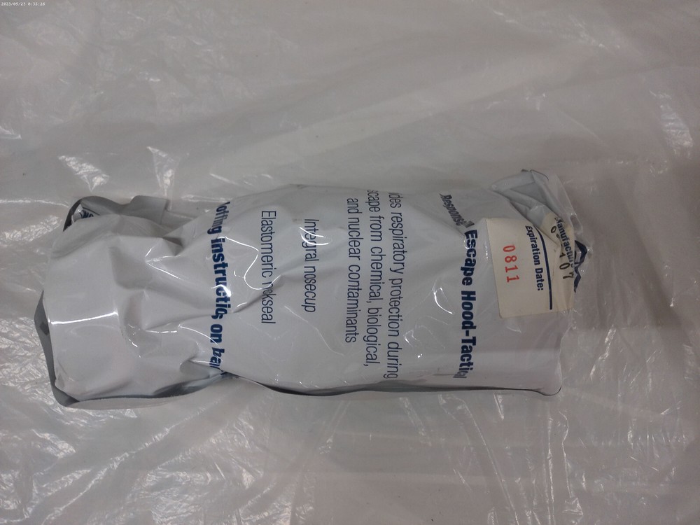 MSA Gas Mask Escape 10041857 with bag