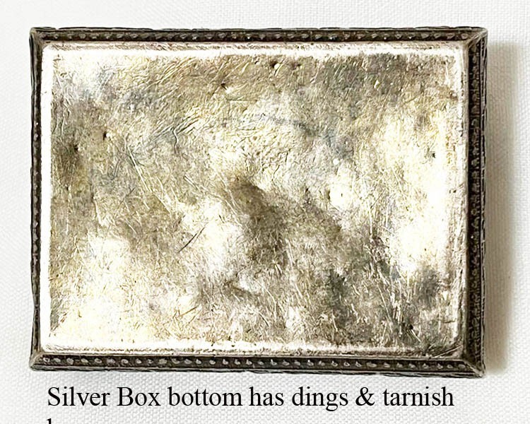 Vintage Silver Snuff/Pill Box with Floral Pattern Engraving