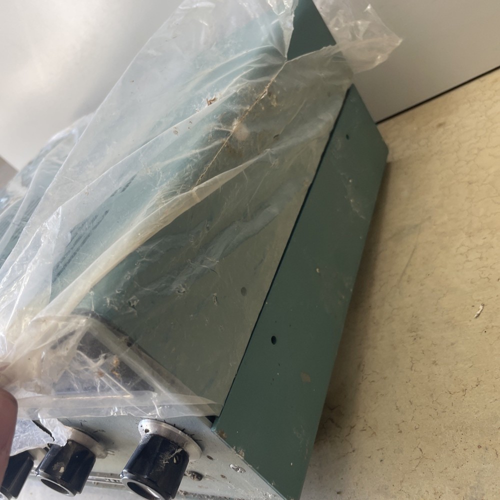 Heathkit HR-1680 Ham Shortwave Receiver Powers On Untested Sold As Is