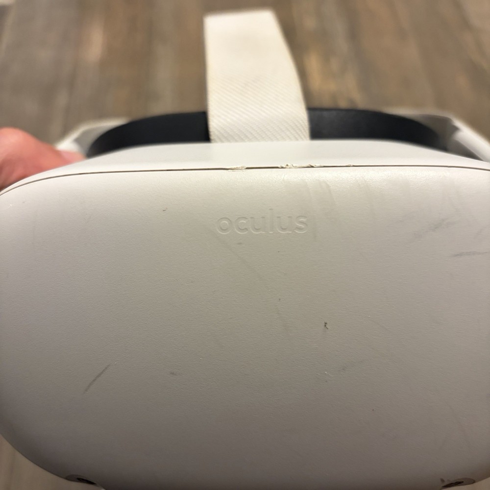 Meta / Oculus Quest 2 256gb with controllers - Fully Functional Needs Face Pad