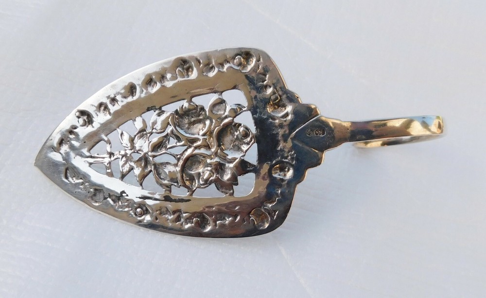RARE SERVING CAKE SERVER 800 SILVER NOT SPOON CARVING WITH ROSES