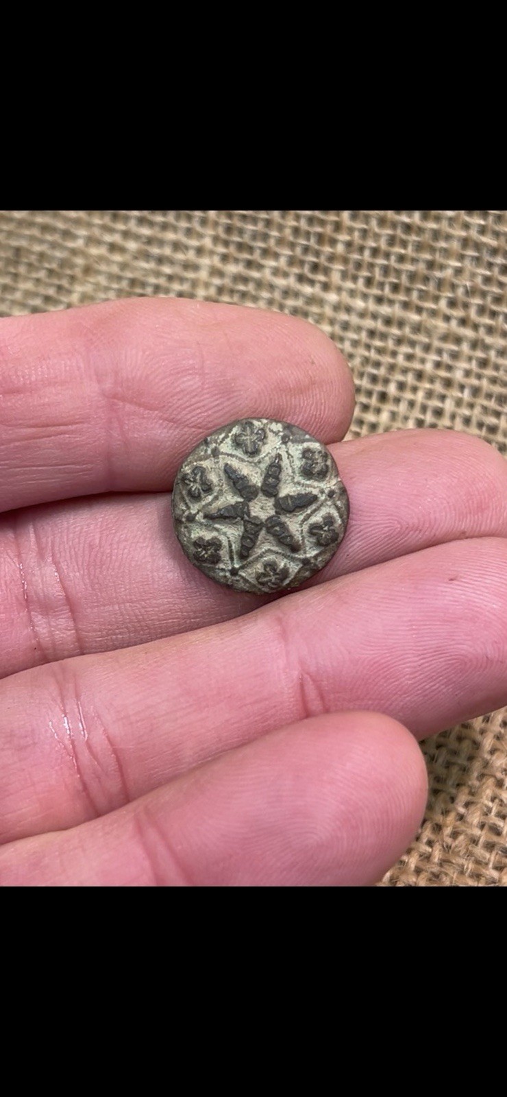 Nice Dug Civil War Or Earlier Fancy Flower Button With Shank Savannah Ga. find