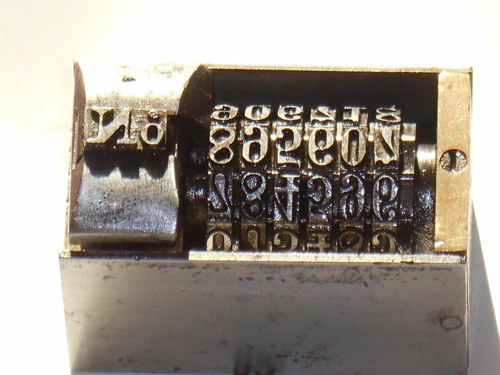 Roberts | letterpress numbering machine | 82R
