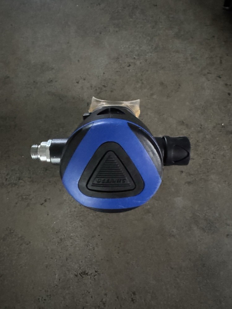 Oceanic scuba second stage regulator