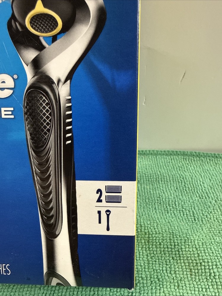 NEW Gillette ProGlide Shield, 1 Razor Handle, 2 Cartridge