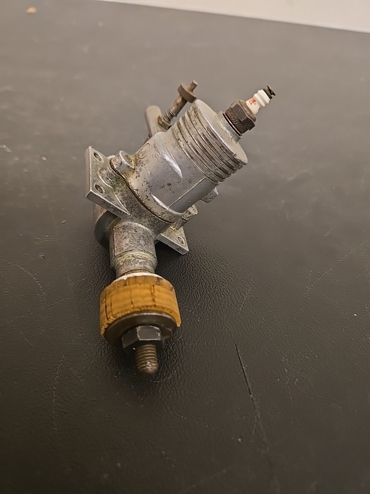 Vintage BUZZ B Engine Spark Ignition M1