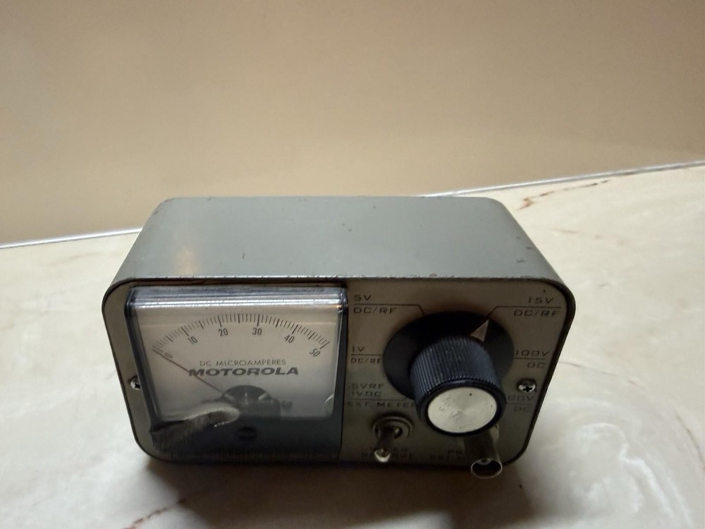 MOTOROLA TEK 7A DC/RF ALIGNMENT METER RADIO TEST UNIT