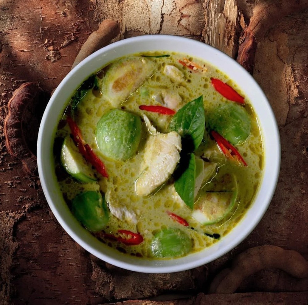 2 pack, Blue Elephant Green Curry Sauce.