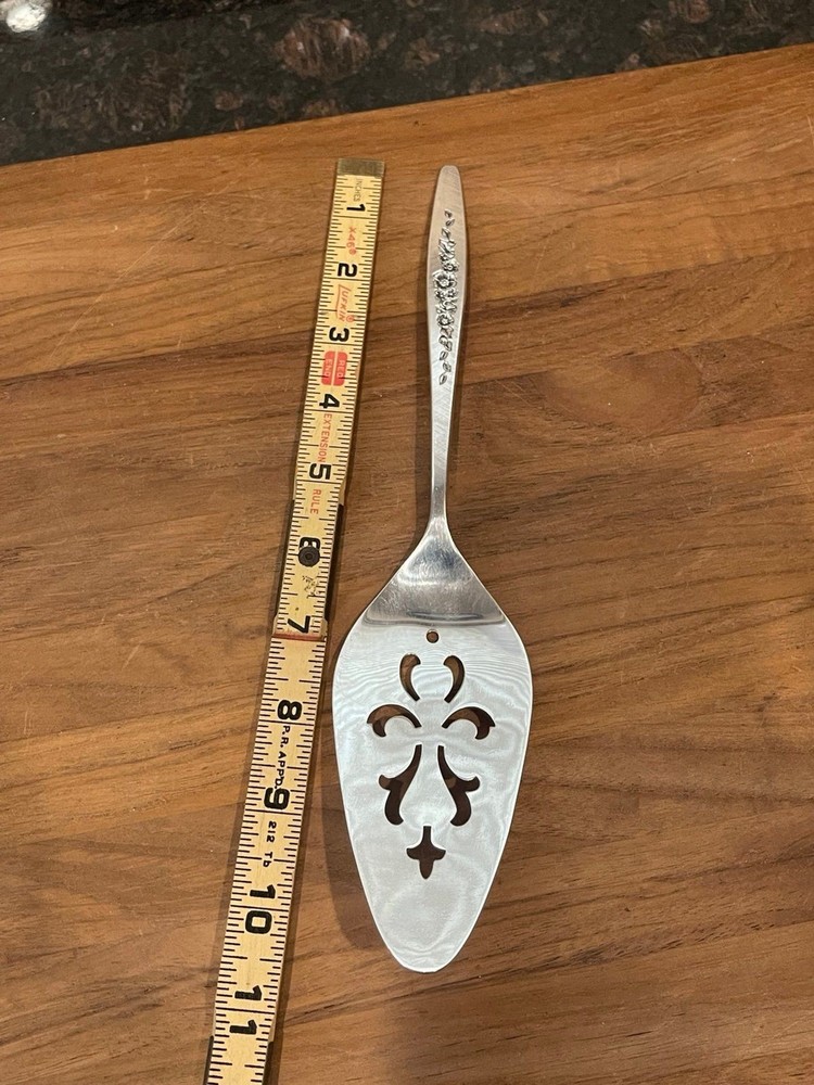International Deep Silver LAUREL MIST pie server