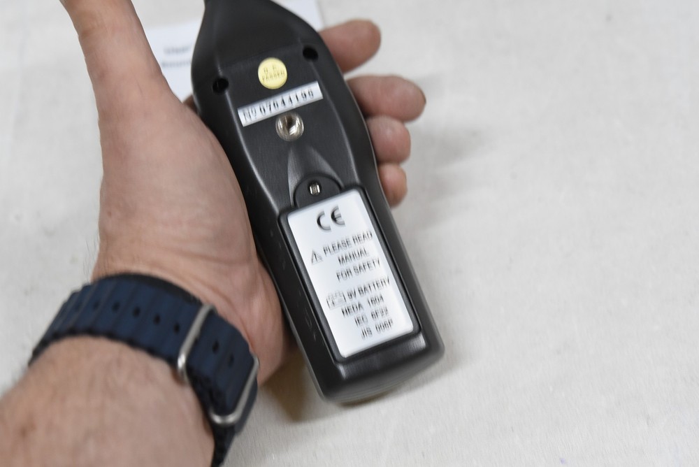 Digitech QM-1589 Compact Digital Sound Level Meter with Case