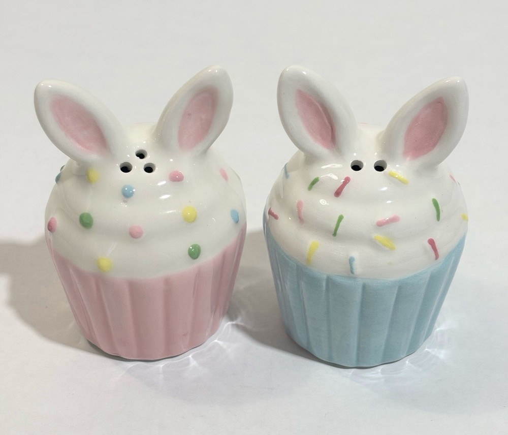 🧁🐰🧂Welcome Spring Ceramic Easter Bunny Ears Cupcake Salt & Pepper Shaker Set