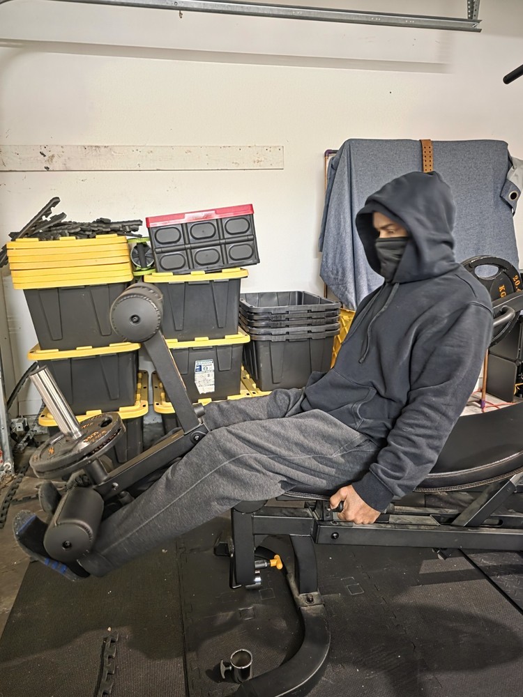 POWERTEC WEIGHT WORK BENCH WITH 3 MAJOR ATTACHMENT