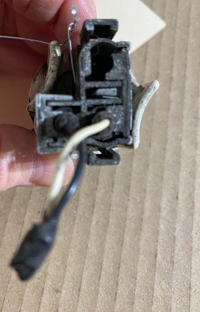 Socket Saab 900 and 9-3. Front Turn Light Assembly. 2-Pole.