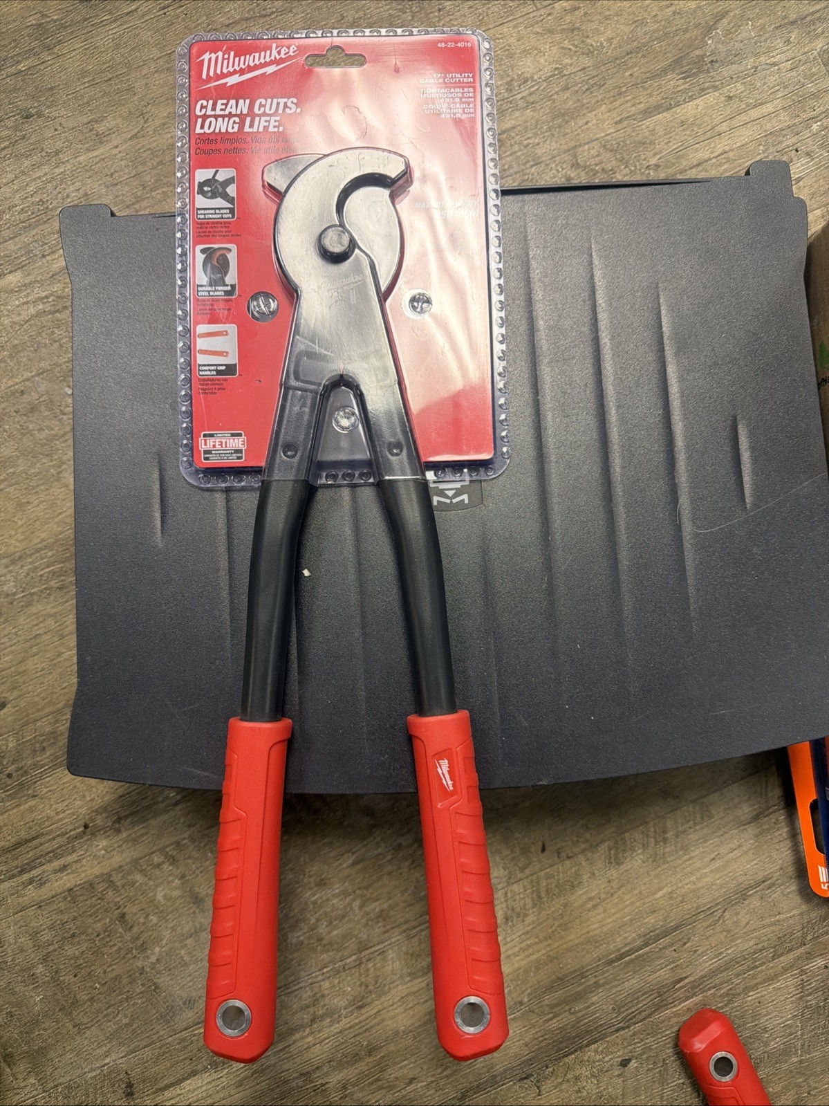 Milwaukee 17" Utility Cable Cutter Heavy Duty 48-22-4016 NEW