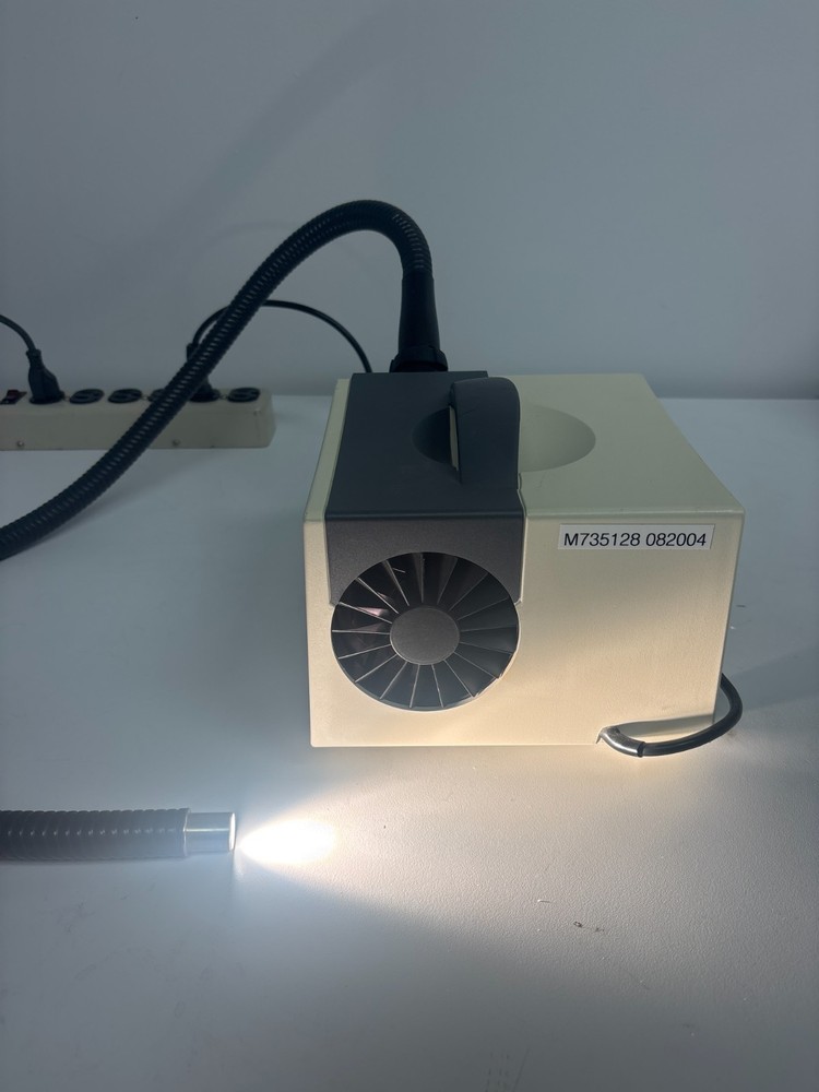 Leica Schott KL 2500 LCD Microscopy Light Source