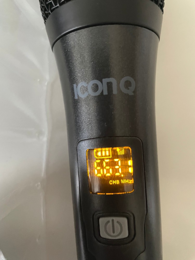 ICON Q. UHF Professional Wireless Microphone Handheld with Rechargeable Receiver