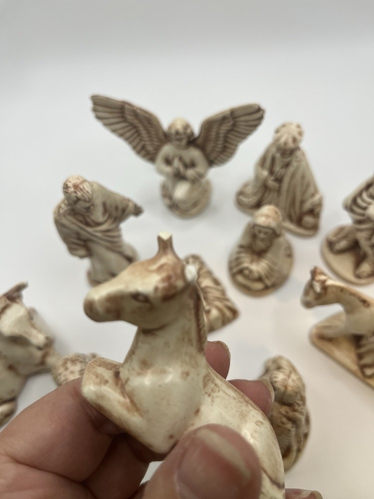 Nativity 11 Piece Set Ceramic 2”- 3.5”