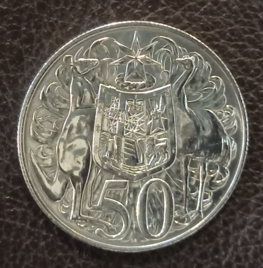 Solid Silver Australia Half Dollar Queen Elizabeth II Uncirculated Excellent 13g