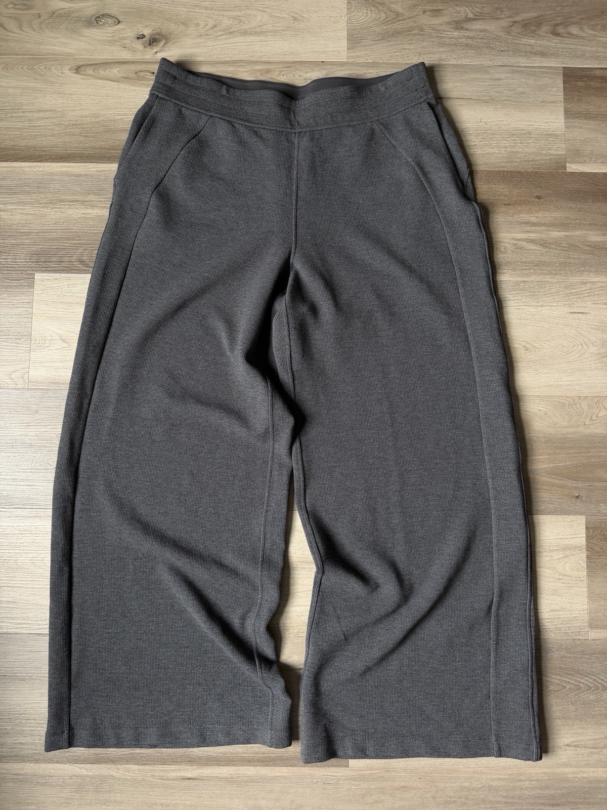 Lululemon Scuba Mid-Rise Wide-Leg Waffle Pant Heather Graphite Grey Sz L NWOT