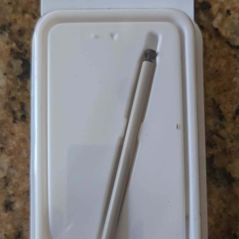 White Universal Touchscreen Stylus Pen Lightweight Plastic for Tablets eReaders