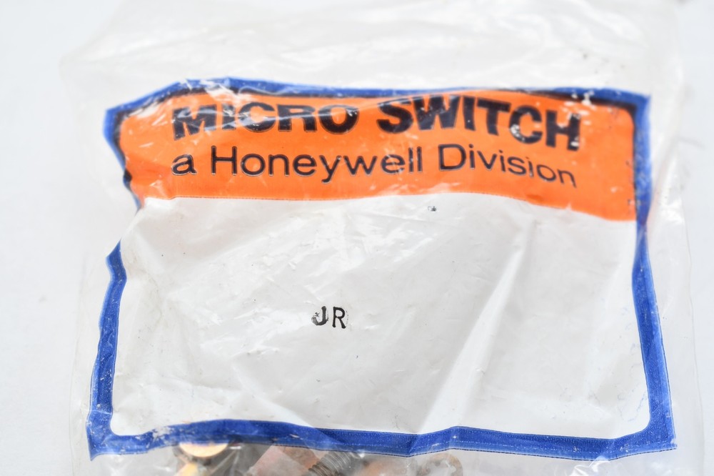 NEW Honeywell Micro Switch JR
