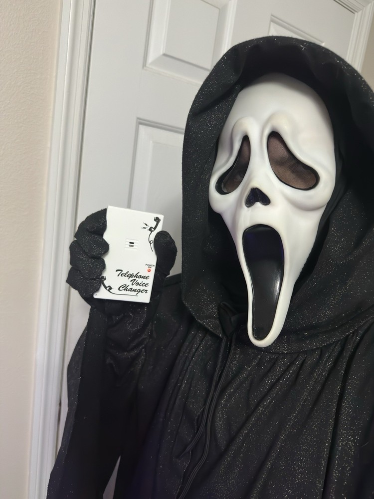 Scream 1996 Functional Voice Changer Replica Prop "Read Descrption"