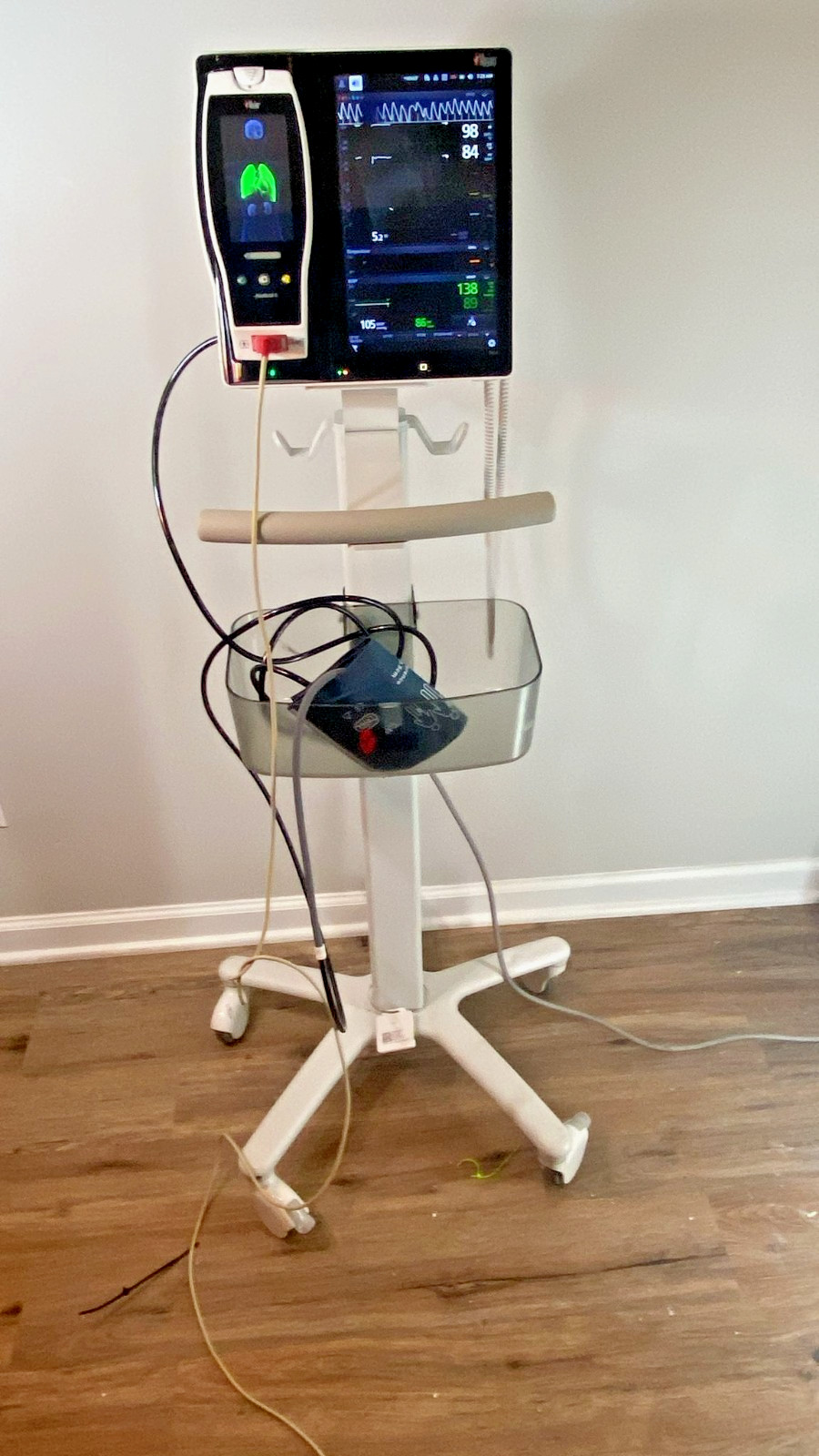 Masimo Root RDS7A Radical-7 Touchscreen w/Stand & Accessories