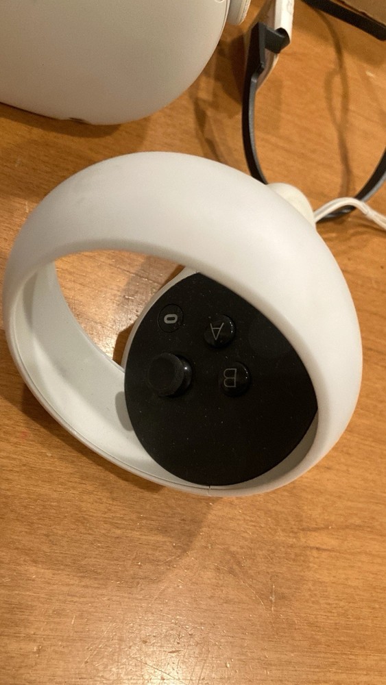 Oculus Meta Quest 2 White Virtual Reality Headset and Controller Set