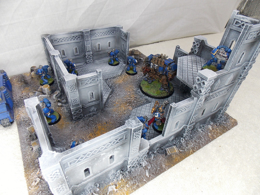 WARGAMING TERRAIN PAINTED BUILDING