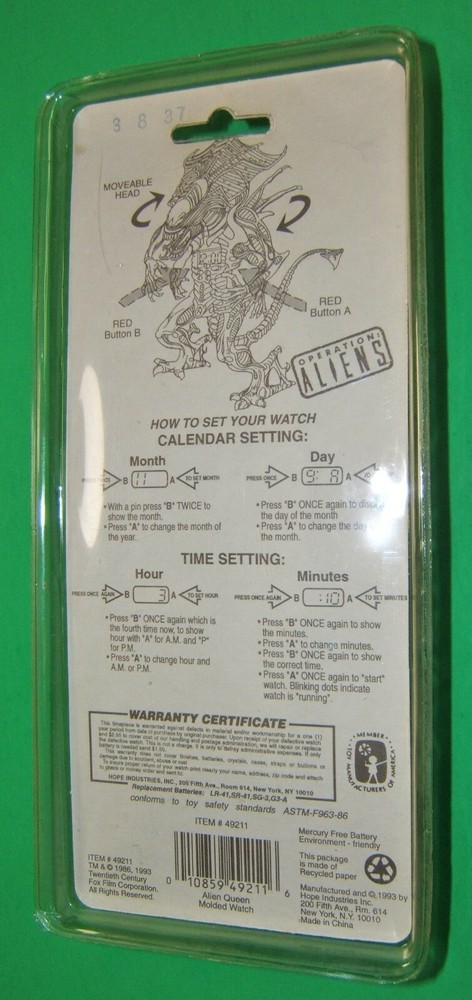 Aliens ALIEN QUEEN Watch NIB