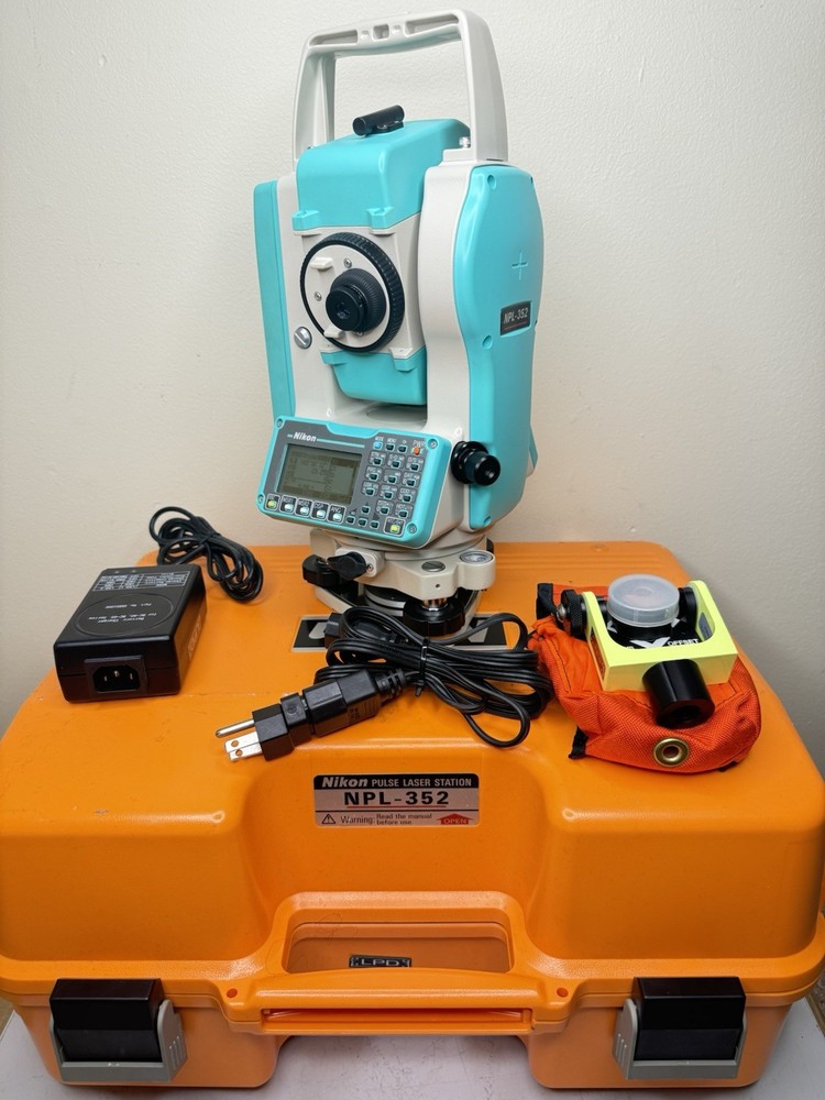 Nikon NPL- 352 Total Station