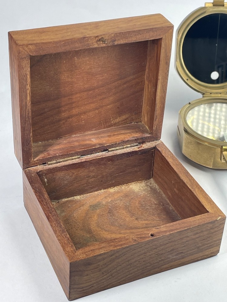 Solid brass nautical calculator (BROKEN). Wooden case