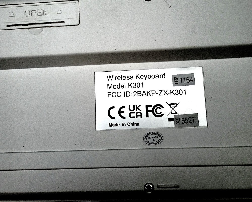 Wireless Keyboard/Mouse Combo - white - good condition - with dongle