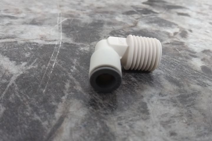 Parker 6579 56 14WP2 180 Pk 1/4 In Pipe Size White Fixed Elbow