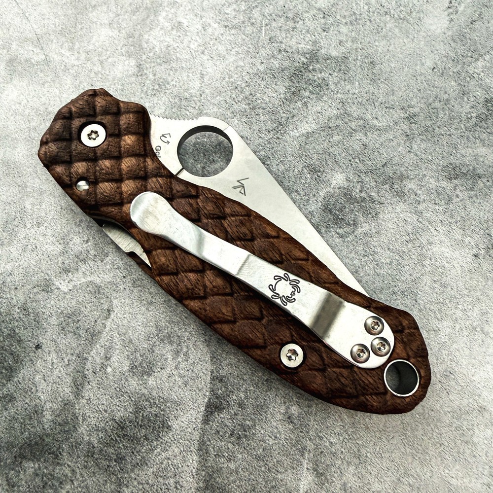 Dragonscale walnut scales for Spyderco Paramilitary 3